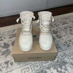 NWT Sperry duck boots